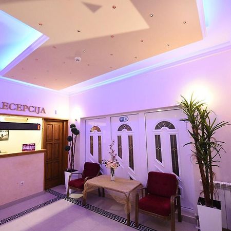 Apartmani Grand Hertz Belgrado Buitenkant foto