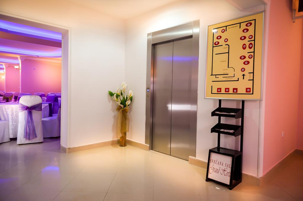 Apartmani Grand Hertz Belgrado Buitenkant foto