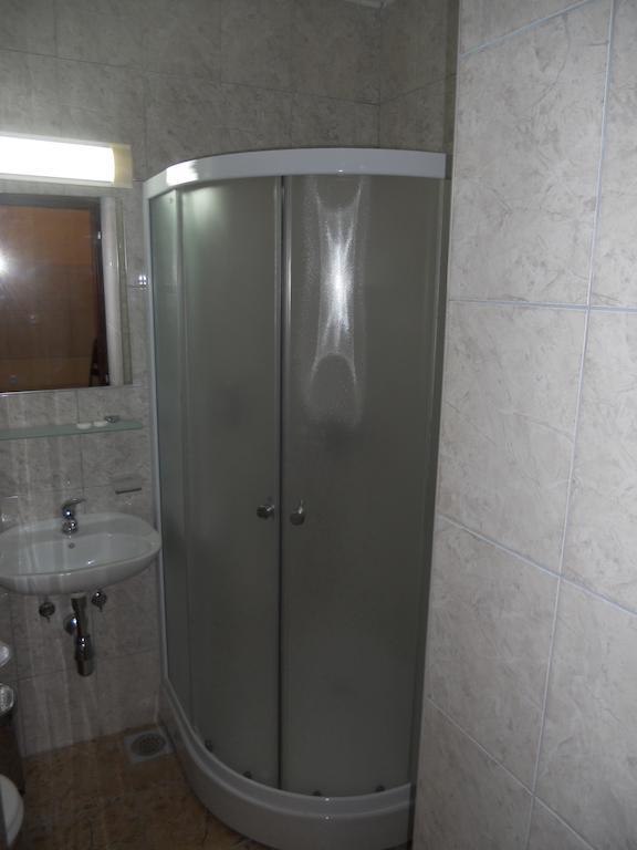 Apartmani Grand Hertz Belgrado Kamer foto