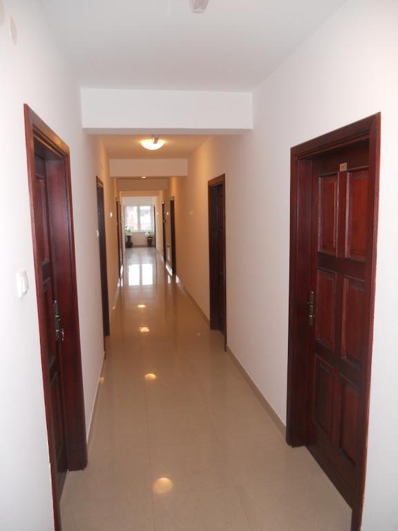 Apartmani Grand Hertz Belgrado Buitenkant foto