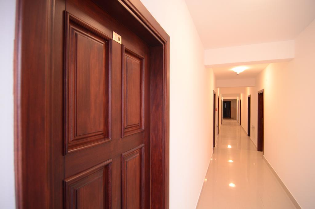 Apartmani Grand Hertz Belgrado Buitenkant foto