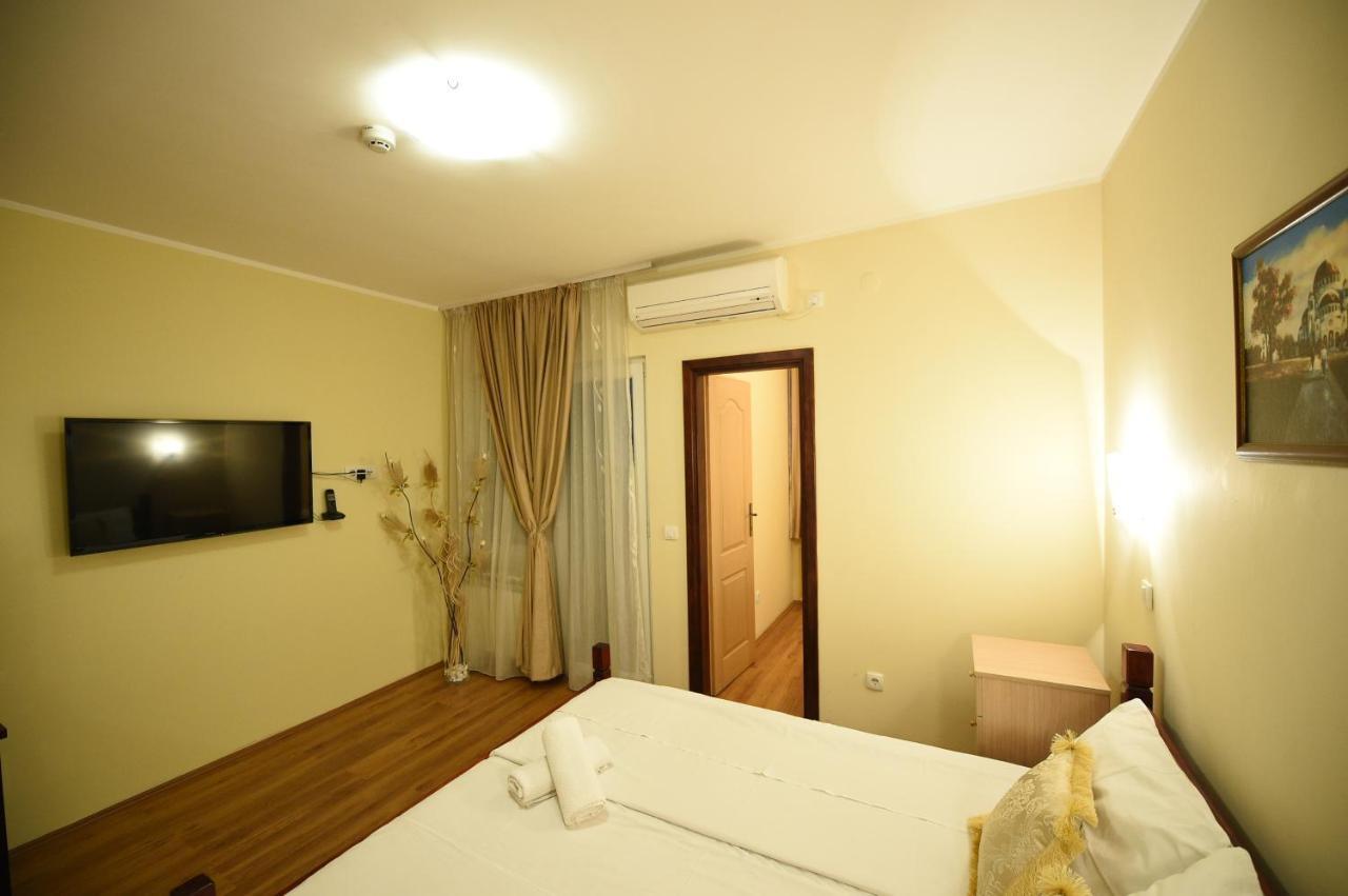 Apartmani Grand Hertz Belgrado Buitenkant foto