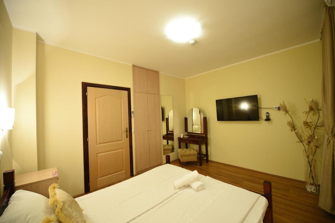 Apartmani Grand Hertz Belgrado Buitenkant foto