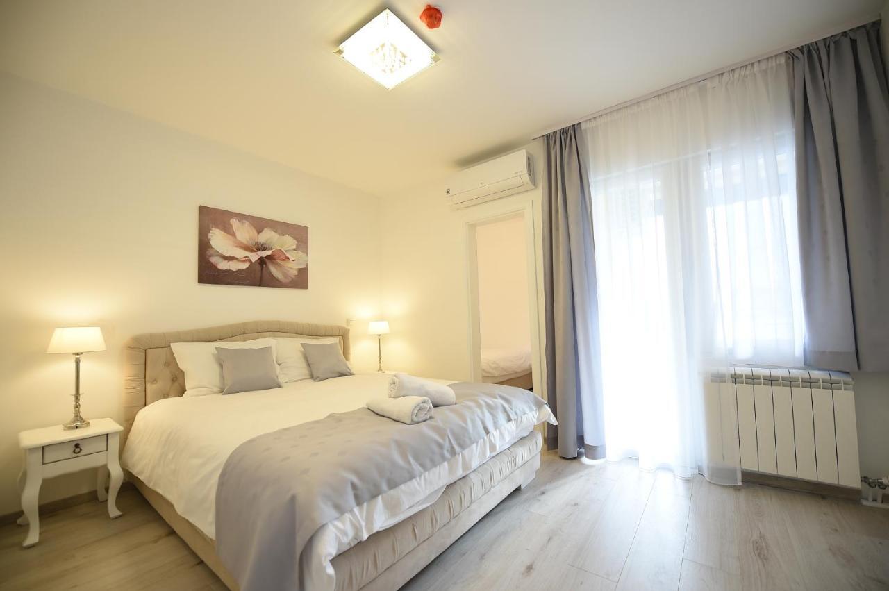Apartmani Grand Hertz Belgrado Buitenkant foto