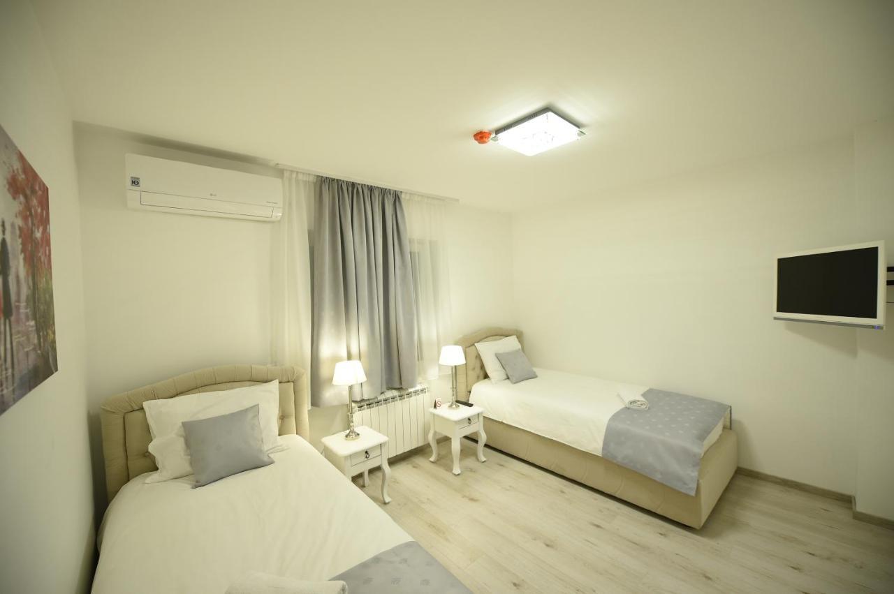 Apartmani Grand Hertz Belgrado Buitenkant foto