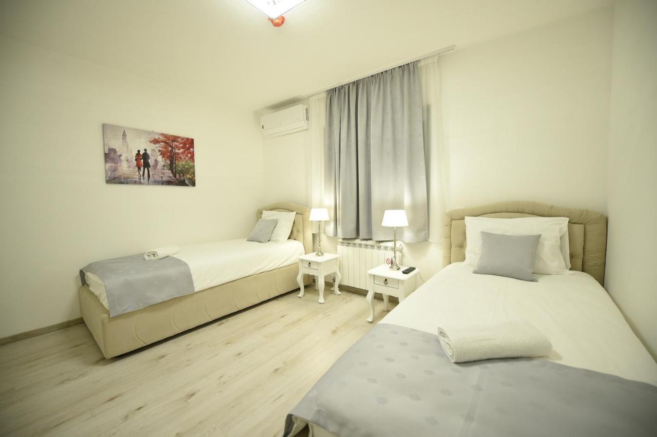 Apartmani Grand Hertz Belgrado Buitenkant foto